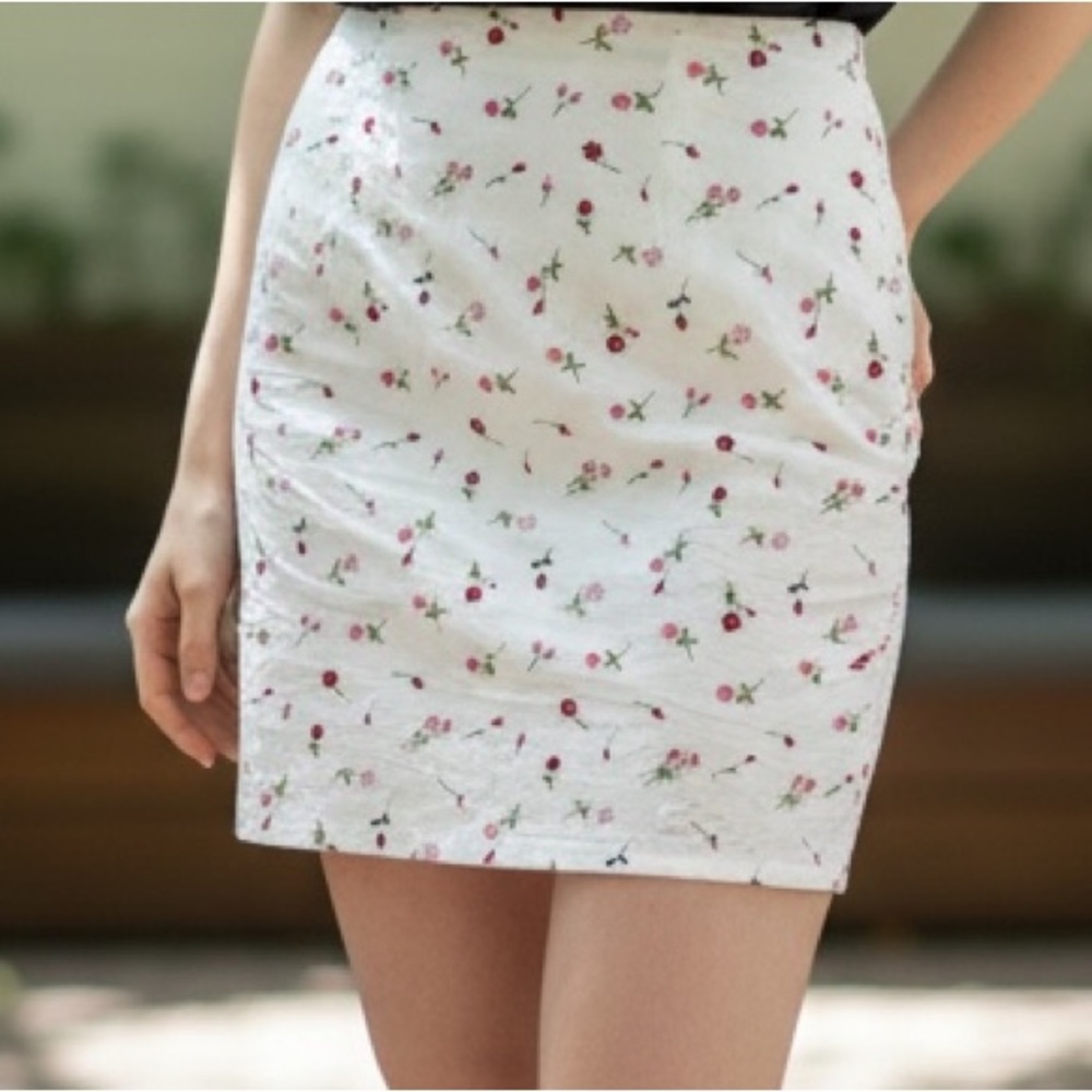 Y2k vintage ‘04 Samantha Stretch Cotton stretch white floral fitted skirt preppy